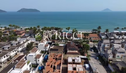 Lançamento - 60 metros da Praia - Condomínio Fechado