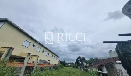 Terreno à venda no Parque São Vicente, São Vicente  por R$ 900.000