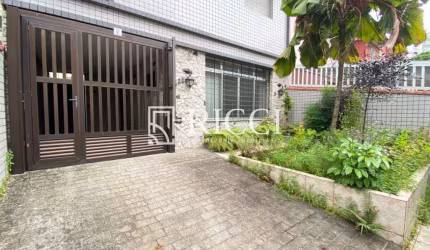 Casa com Quintal à Venda no Gonzaga em Santos | RICCI