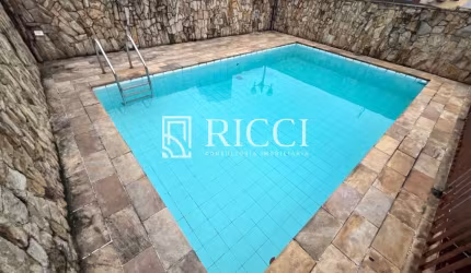 AMPLO SOBRADO COM PISCINA A VENDA !!! 3 dormitórios, 1 suíte