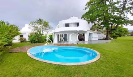 Casa pé na areia em condomínio fechado no Guarujá!