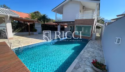 Casa alto padrão em Bertioga