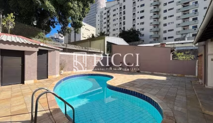 Comprar sobrado com piscina