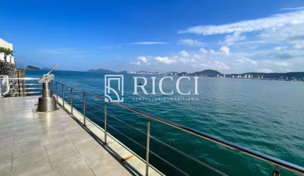 SOBRADO 3 SUÍTES EM CONDOMÍNIO FECHADO, COM ACESSO AO MAR NO GUARUJA !!!