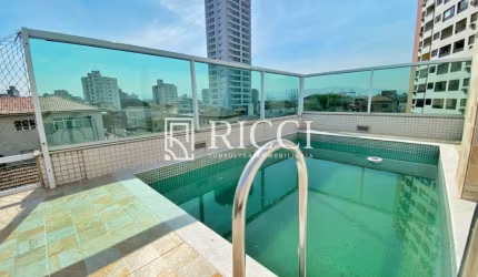 CASA TRIPLEX COM PISCINA