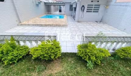 Casa com 4 quartos à venda no Marapé, Santos  por R$ 2.350.000
