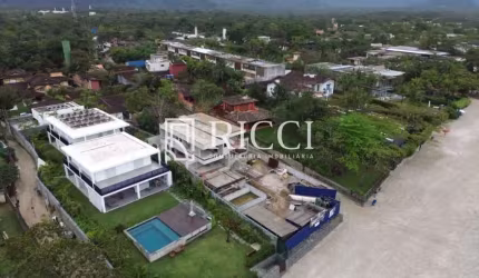 Casa Incrível à Venda na Praia da Baleia - São Sebastião, SP