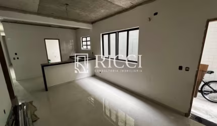Casa à venda em Santos-SP, no bairro Embaré: 3 quartos, 3 suítes, 2 salas, 2 vagas de garagem, 100m² de área. Confira já!