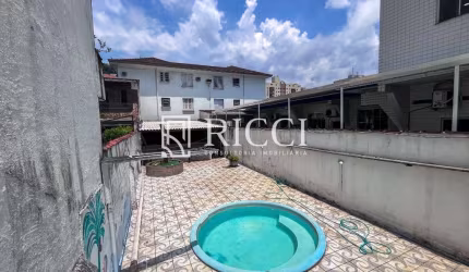 Casa à Venda em Santos-SP, Bairro Marapé: 4 Quartos, 1 Suíte, 3 Salas, 3 Banheiros, 2 Vagas, 198,33 m².