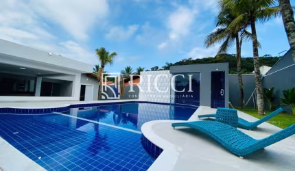 Jardim Acapulco, piscina. churrasqueira, 3 dormitórios, 2 suítes, sauna