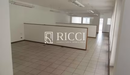 Prédio Comercial à Venda Centro Santos: 6 Salas, 16 Banheiros e 1.330 m² de Área!