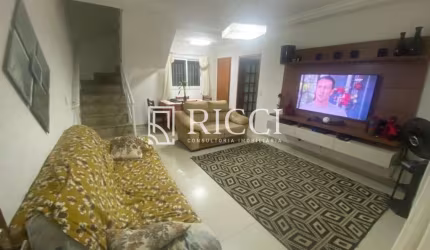 Casa Espetacular em São Jorge, Santos-SP: 3 quartos, sala ampla, garagem e 121m² de área! Venha conferir!