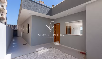 Casa térrea com 3 quartos e amplo terreno à venda em Afonso Pena