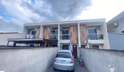 Sobrado Geminado à venda no Vila Nova