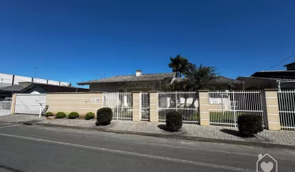Casa Averbada à venda no Vila Nova
