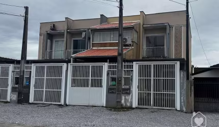 Sobrado Geminado à venda no Vila Nova
