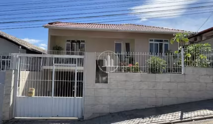 Casa em Bela Vista, São José com 200m² de área privativa
