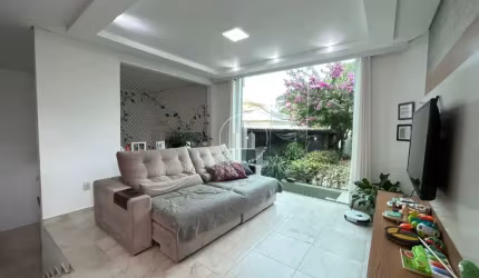 Casa Geminada 3 Quartos com 2 Suítes e 112m² - Ponta de Baixo