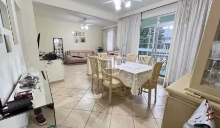 Lindo apartamento no Estreito.