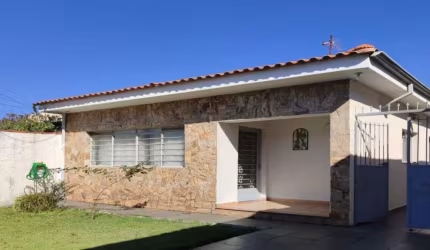 Casa com 3 dormitórios no Mogilar com 177m²