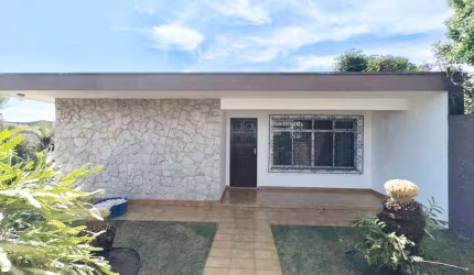 Casa ao lado da Av Winston Churchill | Zoneamento Eixo estrutural