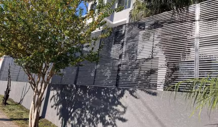 Sobrado com 3 dormitórios à venda, 95 m  por R  635.000,00 - Hauer - Curitiba PR