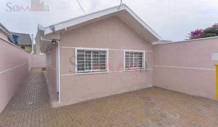 Casa com 2 quartos para alugar, 60 m² por R$ 1.900/mês+taxas - Sítio Cercado - Curitiba/PR
