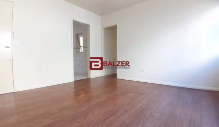 Apartamento com 3 quartos à venda na Rua Luiz Oscar de Carvalho, 207, Trindade, Florianópolis por R$ 585.000