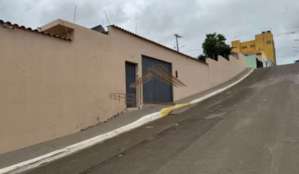 Casa para Venda em Porangaba, centro, 2 dormitórios, 1 suíte, 3 banheiros, 2 vagas
