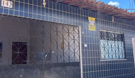 CASA A VENDA EM IPARANA