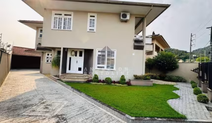 Casa com 2 quartos para alugar na Barra do Rio Cerro, Jaraguá do Sul , 278 m2 por R$ 5.500