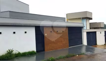 Casa com 3 quartos à venda em Residencial Rio Jordão - GO