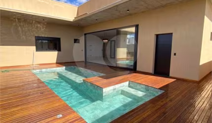 Casa com 4 quartos à venda em Condomínio Residencial Grand Trianon - GO