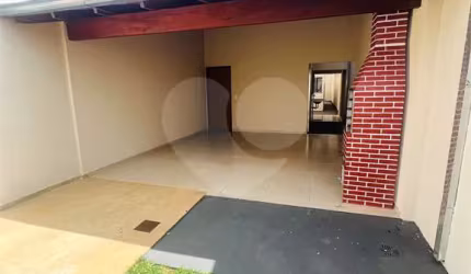 Casa com 3 quartos à venda em Parque Residencial Das Flores - GO