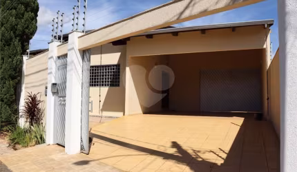 Condomínio com 4 quartos à venda em Andracel Center - GO