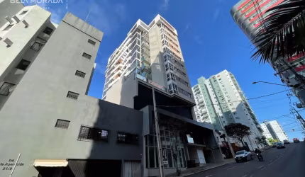 APARTAMENTO LOCALIZADO NO CENTRO - PRÓXIMO A MATRIZ - 03 SUÍTES