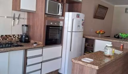 Casa à venda no bairro Vila Suíssa com 3 dormitórios e edícula
