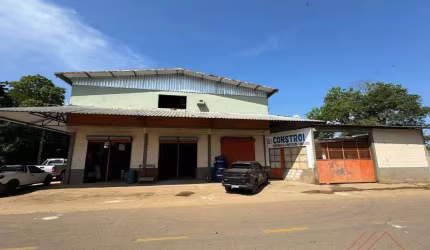 Excelente Imóvel com ponto comercial, residência e 3 aptos em Novo Airão!