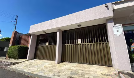 Casa com 3 quartos à venda, 450 m² por R$ 2.700.000 - Nossa Senhora das Graças - Manaus/AM