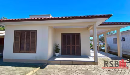 Casa com 2 dormitórios à venda, 106 m² por R$ 430.000,00 - Tapera - Passo de Torres/SC