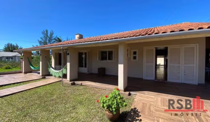 Casa com 4 dormitórios à venda, 190 m² por R$ 595.000,00 - Bellatorres - Passo de Torres/SC
