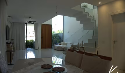 Excelente Casa Triplex Contemporânea em Condomínio de Luxo na Barra da Tijuca