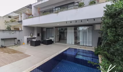 Magnífica casa 400m2 mobiliada COM RGI  em Vargem Pequena