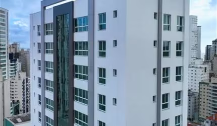Apartamento para Venda no bairro Centro em Balneário Camboriú, 4 quartos sendo 2 suítes, 2 vagas, Sem Mobília, 270 m² privativos,