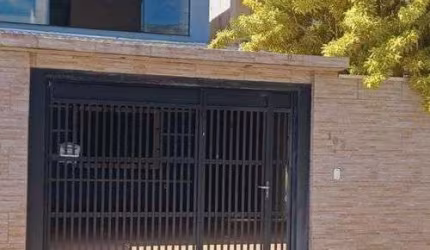Casa para Venda no bairro Santa Regina em Camboriú, 3 quartos sendo 1 suíte, 4 vagas, 150 m² de área total, 105 m² privativos,