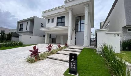 Casa para Venda no bairro Santa Regina em Camboriú, 3 quartos sendo 3 suítes, 2 vagas, 342 m² de área total, 262 m² privativos,