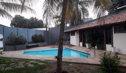 Casa para Venda em Uberlândia, Tabajaras, 4 dormitórios, 2 suítes, 5 banheiros, 4 vagas