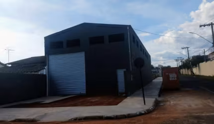 Galpão para Venda em Uberlândia, Pampulha, 2 banheiros