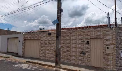 Casa para Venda em Uberlândia, Taiaman, 3 dormitórios, 1 suíte, 2 banheiros, 3 vagas