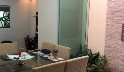 Casa para Venda em Uberlândia, Jardim Europa, 3 dormitórios, 1 suíte, 2 banheiros, 3 vagas